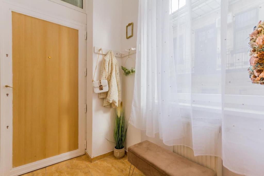 Trendy 2 Room Flat, Next To Corvin Mall Free Huge Garage! Ac,Dishwasher,Washmachine, Smart Tv Budapest Exterior foto