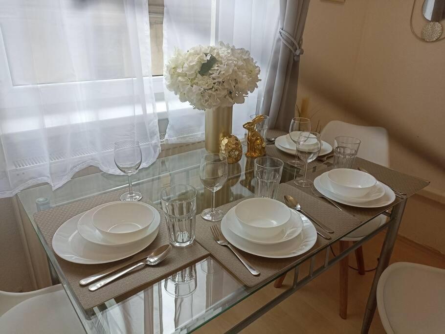 Trendy 2 Room Flat, Next To Corvin Mall Free Huge Garage! Ac,Dishwasher,Washmachine, Smart Tv Budapest Exterior foto