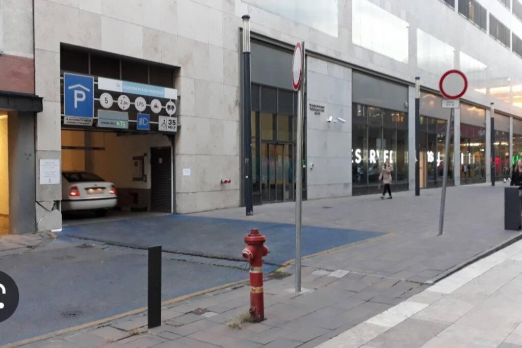 Trendy 2 Room Flat, Next To Corvin Mall Free Huge Garage! Ac,Dishwasher,Washmachine, Smart Tv Budapest Exterior foto