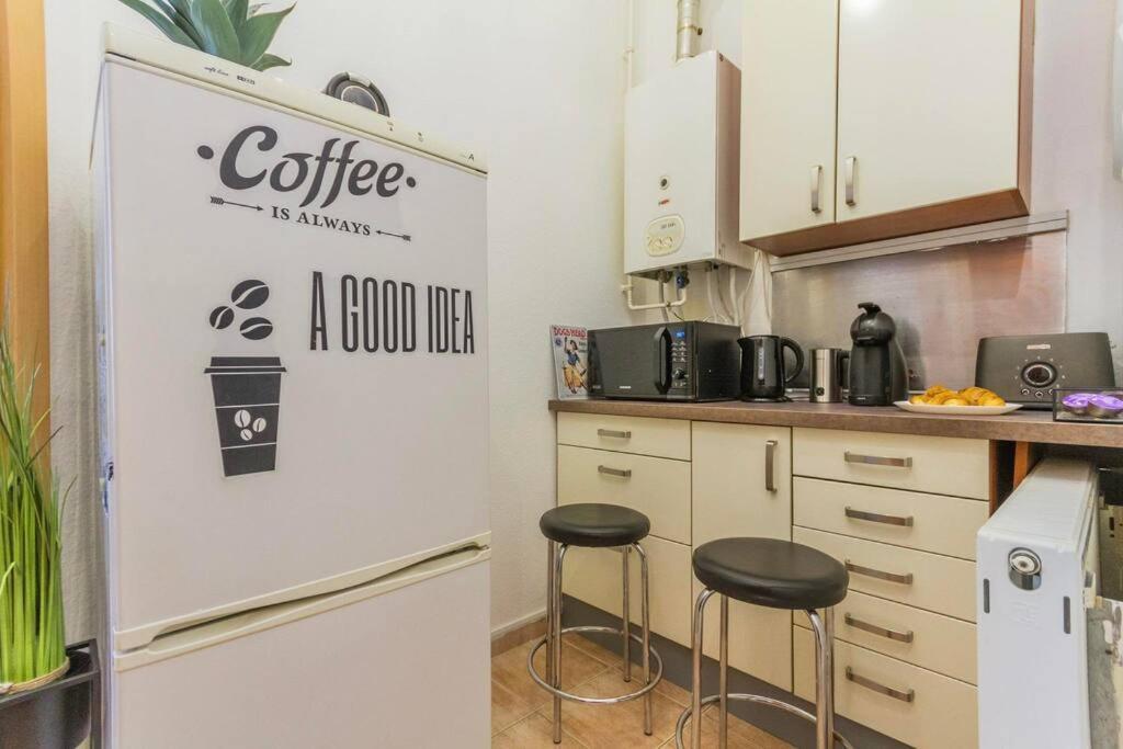 Trendy 2 Room Flat, Next To Corvin Mall Free Huge Garage! Ac,Dishwasher,Washmachine, Smart Tv Budapest Exterior foto